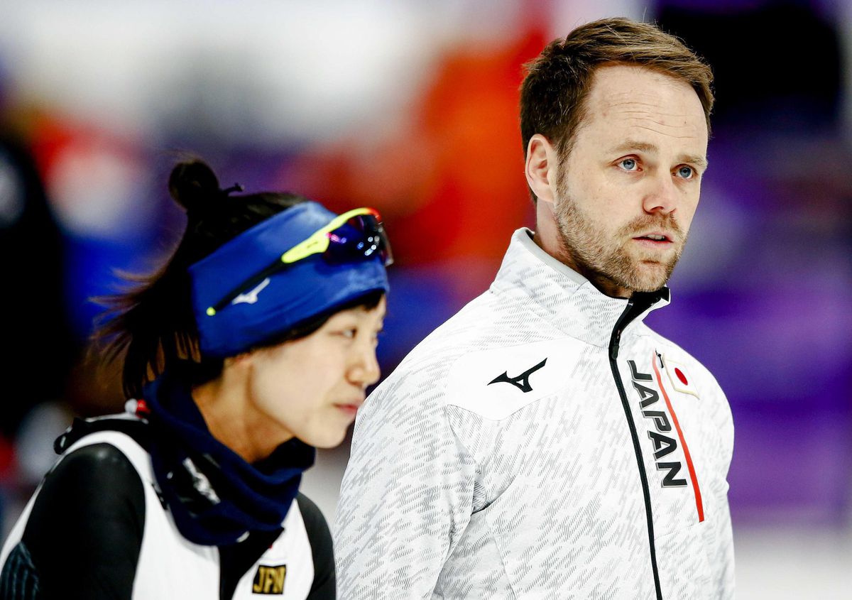 De Wit blijft nog 4 jaar schaatscoach van Japan