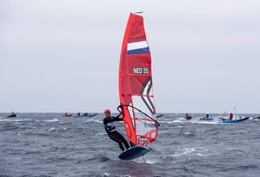 🎥 | Zien! Zonde: Nederlandse windfoilers grijpen net naast wereldtitel in Brest