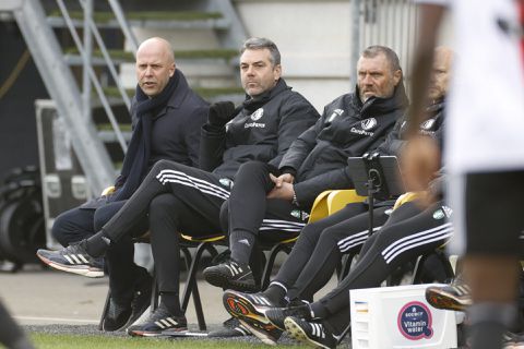 Arne Slot ziet Feyenoord nu ook slechte wedstrijden winnen: 'Ook wel eens prettig'