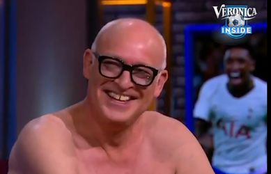 🎥 | Van der Gijp maakt topless statement voor sekswerkers