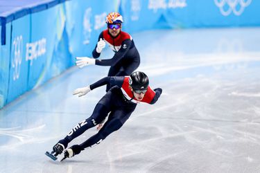 🎥 | Ramp voor shorttrackers op aflossing: in laatste centimeters gepasseerd, geen finale