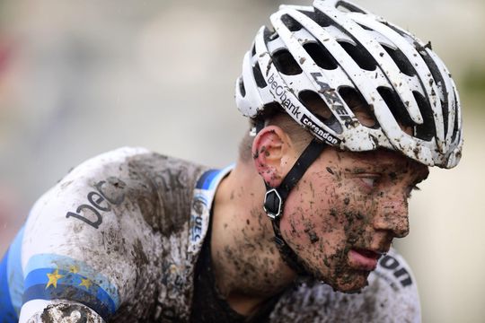 Van der Poel moet tot donderdag rust houden, maar hoopt zondag weer fit te zijn