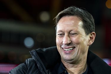 Benfica meldt dat PSV-trainer Roger Schmidt alleen nog een krabbeltje moet zetten