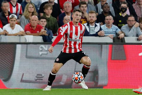 Brentford-speler Sergi Canós wil zijn scheenbeschermers terug: 'Staan familiefoto's op!'