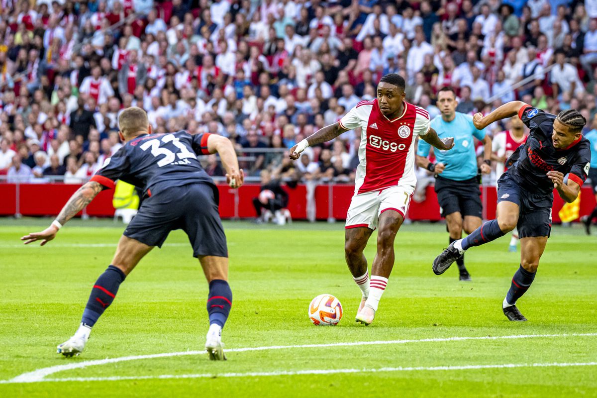 Steven Bergwijn baalde van weggegeven goals tegen PSV: 'Gewoon, een kutresultaat'