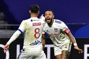 Lyon doet, met dank aan Memphis, goede zaken in loeispannende titelstrijd