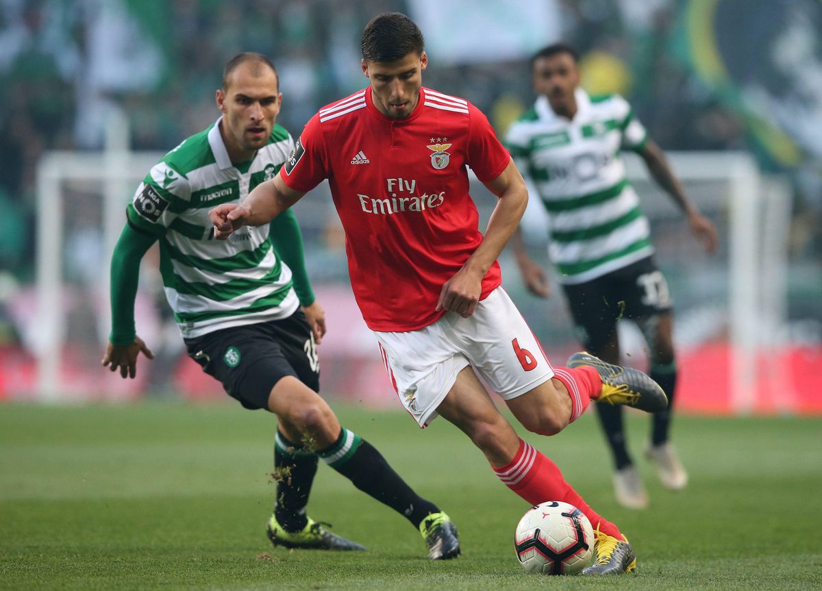 Keizer en scorende Dost verliezen met Sporting van Benfica