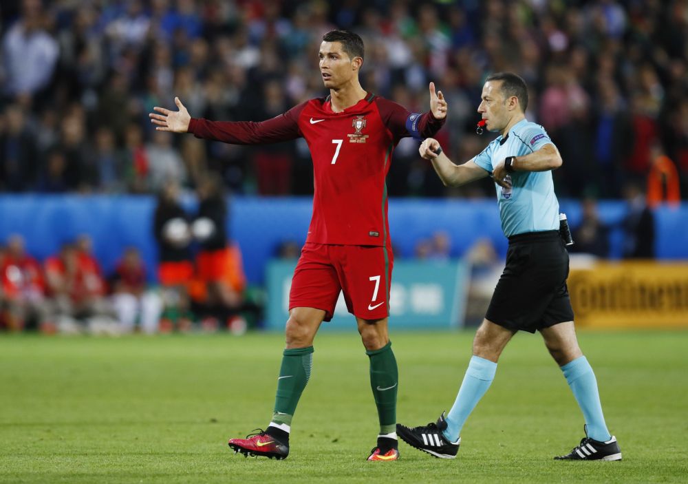 Ronaldo krijgt 'World's Strongest Man' op zijn dak: 'Jij egoïstische rukker!'