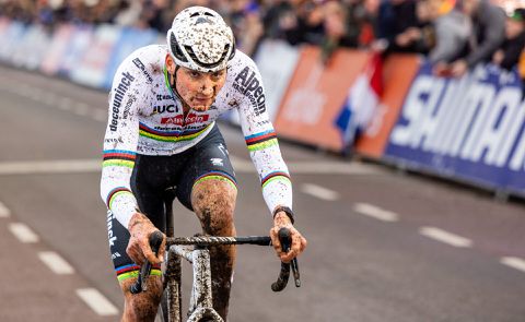 'Dit was de échte reden dat Mathieu van der Poel het publiek in tufte'