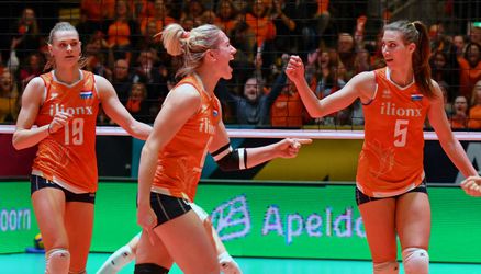 LOL! Bij het volleybal hoor de Baantjer-muziek tijdens VAR-momenten