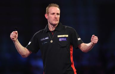 🎥 | Chris Landman doet het! Nederlander wint bij debuut en staat in 2e ronde WK darts