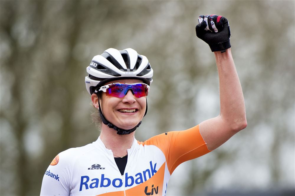 Rabobank stopt met 'sponsoren van dromen' binnen paardensport en wielrennen