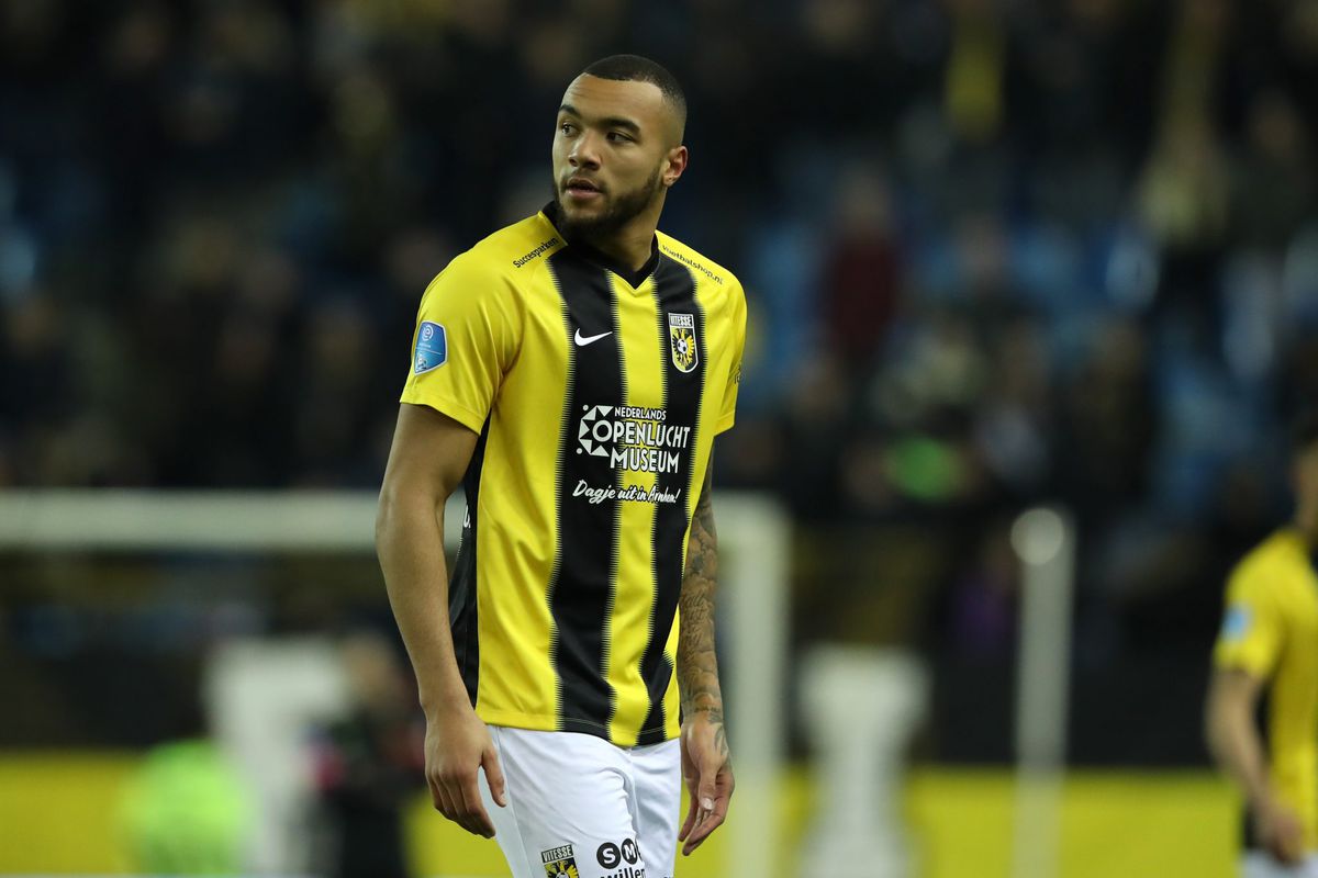 Vitesse heeft heel veel geluk tegen Twente