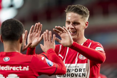 Geslaagd PSV-basisdebuut van Joey Veerman: goal en assist tegen Telstar