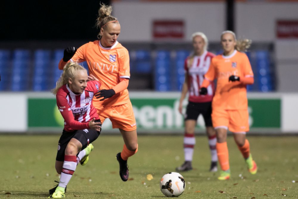 Uitslagen vrouwenvoetbal: Ajax loopt uit op Twente