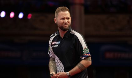 Whitewash! Danny Noppert laat niks heel van Andrew Gilding bij EK darts