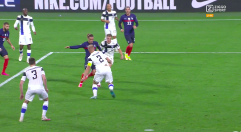 🎥 | Griezmann schiet heerlijk raak met buitenkant voet na prachtpass Benzema