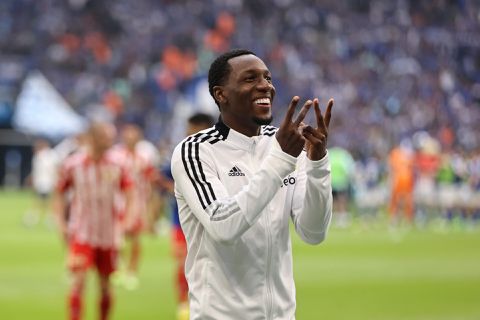 Jammer Sheraldo Becker: Louis van Gaal hoeft je niet te bellen want je zit vast aan Suriname