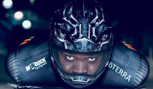 Frimpong jaagt komende winter in speciaal 'Black Panther'-pak over skeletonbaan 