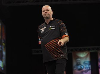 🎥 | HOPPA! 'Barney' sloopt Joe Davis en blijft in de race bij Grand Slam of Darts