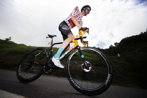 Dit is waarom Wout Poels toch in de bollentrui naar Parijs fietst: 'Liever dat hij van mij was'