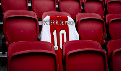 📸 | Ajax eert Peter R. de Vries in Johan Cruijff Arena: 'Je zal gemist worden...'