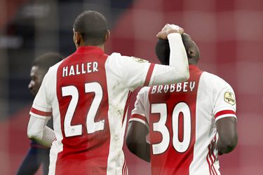 🎥 | Marco van Basten ziet het totaal niet zitten in Ajax-spits: 'Het zakt weg, dat is jammer'