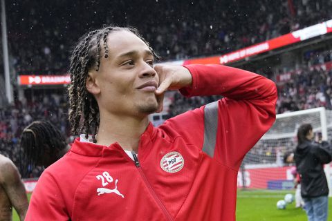 Bondscoach Ronald Koeman sprak met Xavi Simons: ‘Zou goed zijn als hij bij PSV blijft’