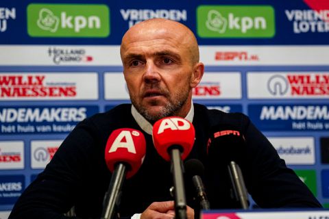 Alfred Schreuder is niet bang voor ontslag: 'Natuurlijk kunnen we dit nog rechttrekken'