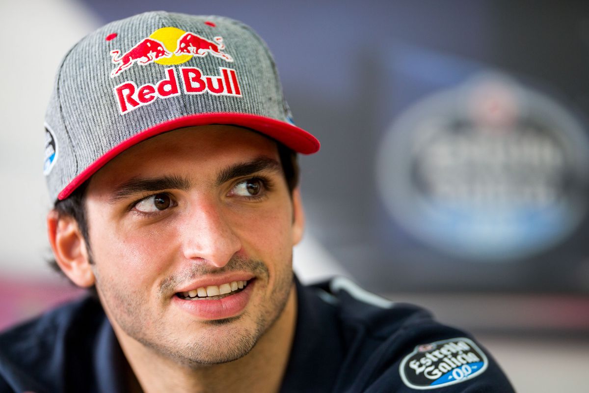 Carlos Sainz Jr. wil Verstappen achterna naar Red Bull