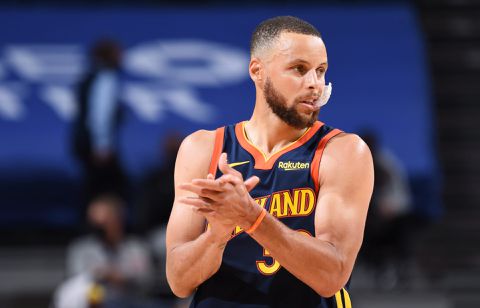 Chaos bij NBA-free agency gaat door: Lakers halen compleet nieuw team, Curry 'gets paid'