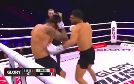 🎥 | WEER Hamicha! Fenomeen KO't Samuel Dbili in 1e ronde met leipe bodyshots