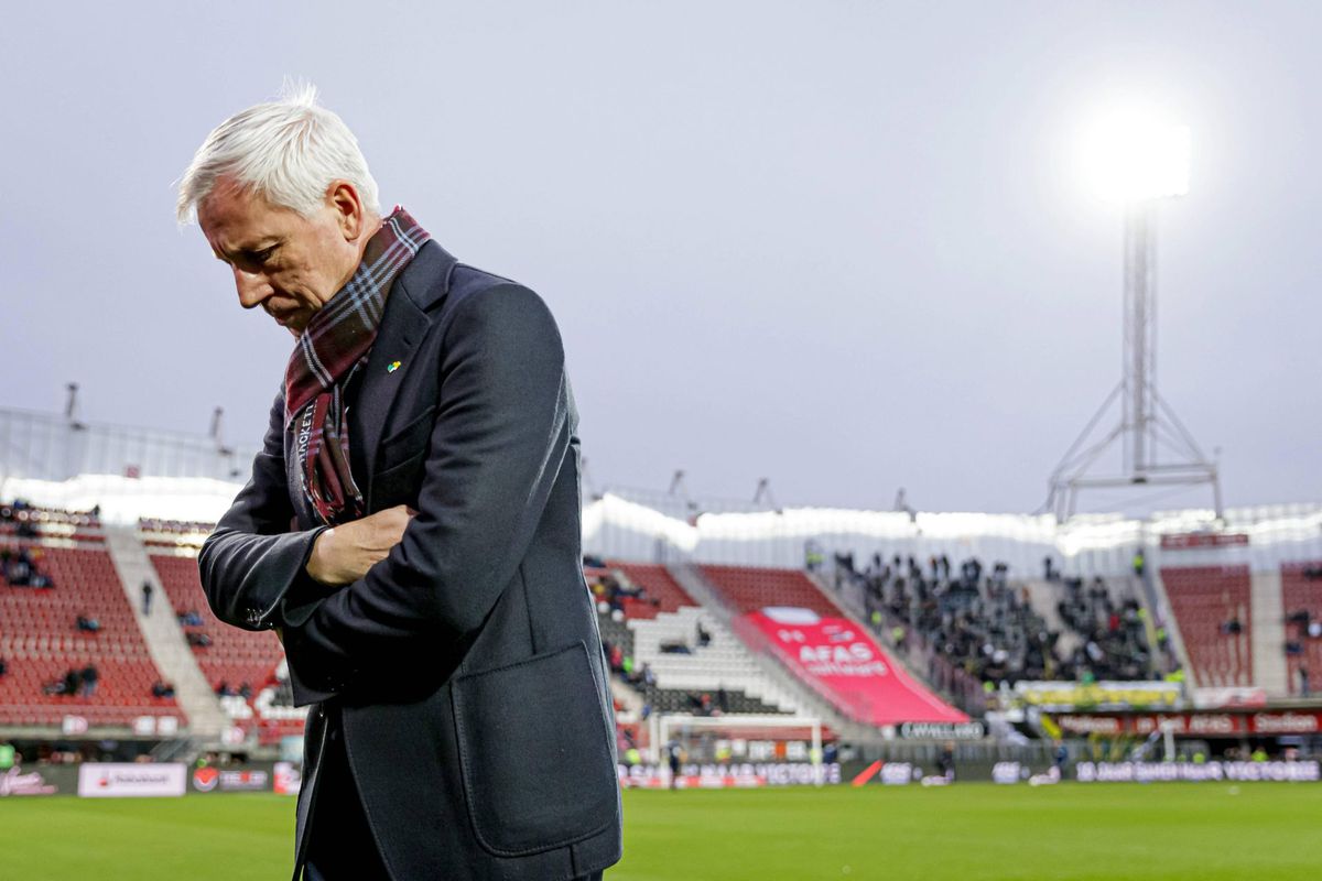 Pardew hield het 8 duels vol; deze 3 trainers zaten nóg korter op de bank in de Eredivisie