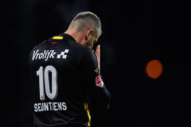 🎥​ | NAC-keeper Nick Olij draagt prijs op aan zieke Ralf Seuntjens: 'Sterkte, vriend!'