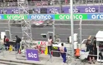 🎥 | Heftige crash bij Formule 2: Pourchaire komt niet weg bij de start, Fittipaldi rijdt vol op hem in