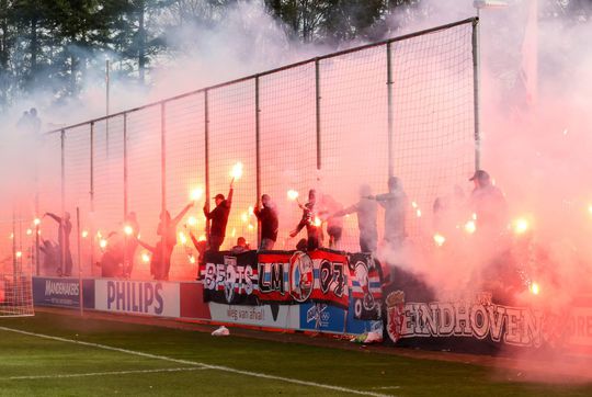 📸 | Superveel PSV-fans zorgen voor prachtige sfeer bij laatste training voor duel met Feyenoord