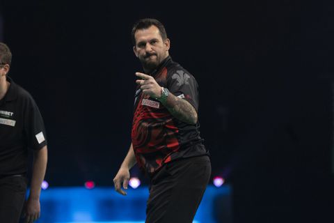 Premier League of Darts: donderdagavond alles of niets tussen Clayton en Van den Bergh