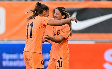 Oranje Leeuwinnen maken Belgen koud in uitzwaaiwedstrijd voor WK