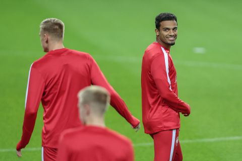 Owen Wijndal blaast weer hoog van de toren: 'Geloof dat ik kwaliteiten heb voor Real Madrid'