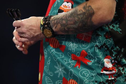 🎥 | Peter Wright over pijlenwissel tijdens wedstrijd: 'Ik kan er niet te lang mee gooien'