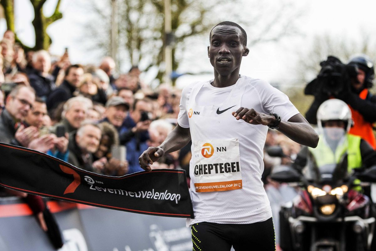 Cheptegei komt 2 seconden tekort voor wereldrecord bij Zevenheuvelenloop