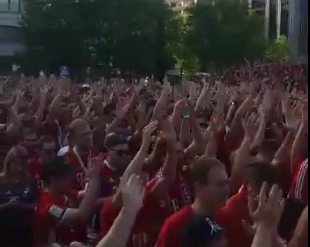 Honderden Bayern-fans showen hun trots en geloof in Madrid (video)