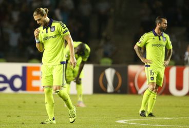Anderlecht-spelers geven fans geld terug na blamage