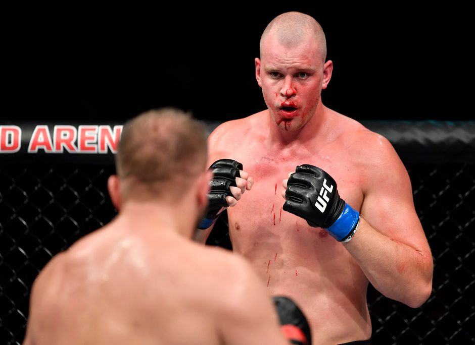 Nederlandse UFC-legende Stefan Struve moet noodgedwongen stoppen met vechten: 'Gezondheid gaat voor'