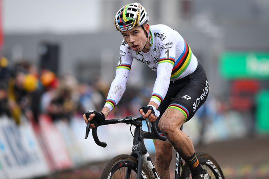 Van Aert tevreden met parcours en geeft zichzelf 25 procent kans op winst