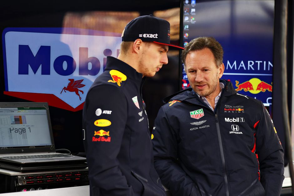 Horner zeer te spreken over ontwikkeling Verstappen: 'Opmerkelijke prestatie geleverd'