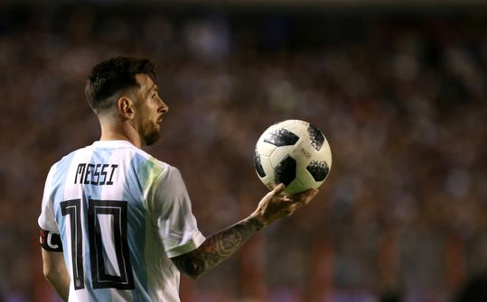 Messi warmt zich lekker op voor WK met hattrick en assist tegen Haïti (video)
