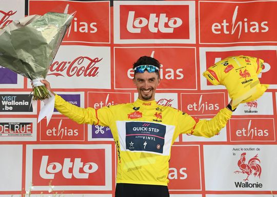 🎥 | Julian Alaphilippe moet Ronde van Wallonië-leiderstrui na 1 dag alweer inleveren