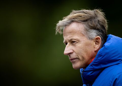 Andries Jonker verwacht zware pot voor Oranje Leeuwinnen: ‘Verwacht een ander Schotland’