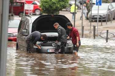 Minuut stilte bij oefenduel tussen Anderlecht en Ajax voor slachtoffers noodweer